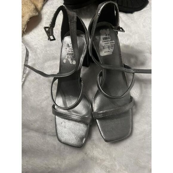 BP Platform Silver Heels. Size 5 M - Picture 5 of 7
